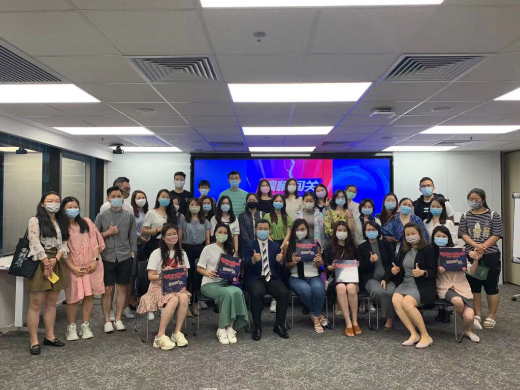 中國人壽(海外)關心港漂生活,特意於節慶前夕舉辦聯誼活動暨IANG青年企業家創業計劃發佈會,邀請IANG共度佳節,暢談創業規劃。