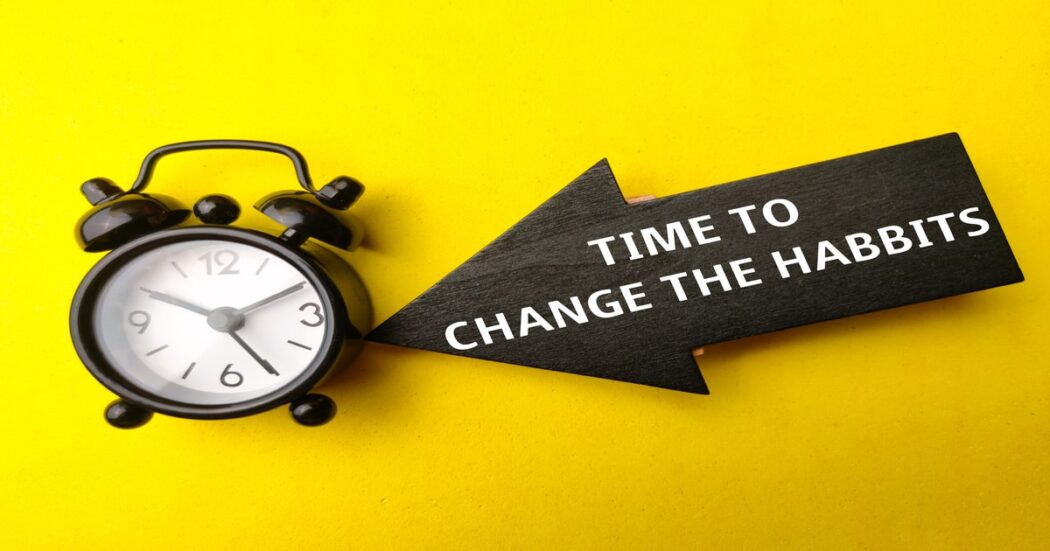 alarm-clock-wooden-arrow-with-text-time-change-habbits (1)-min